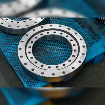 購入 XSU140844 AGV ロボットクロスローラーベアリングクレーン部品用のスウィイングベアリング 774x914x56mm オンライン製造